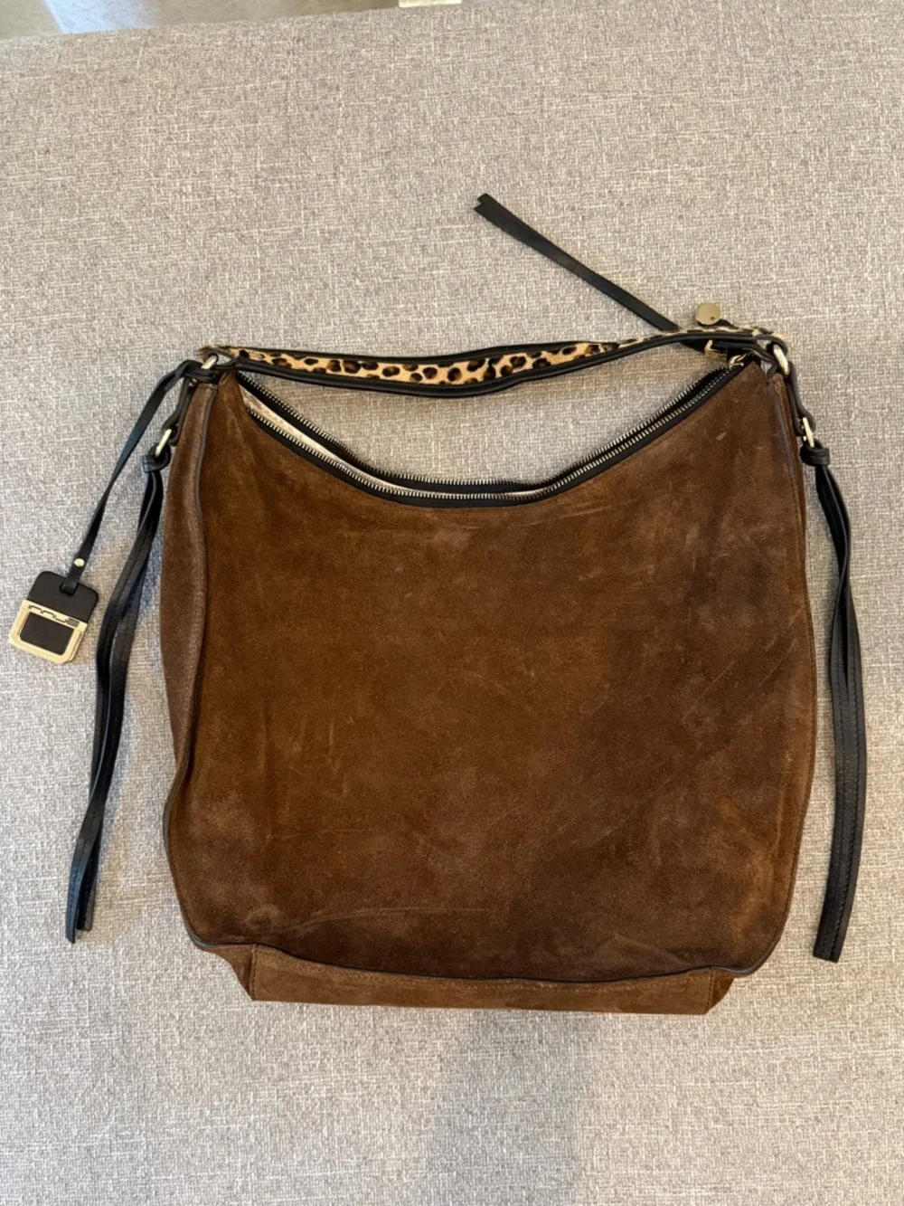 Stunning Inné genuine suede leather hobo bag, made in Italy 🇮🇹